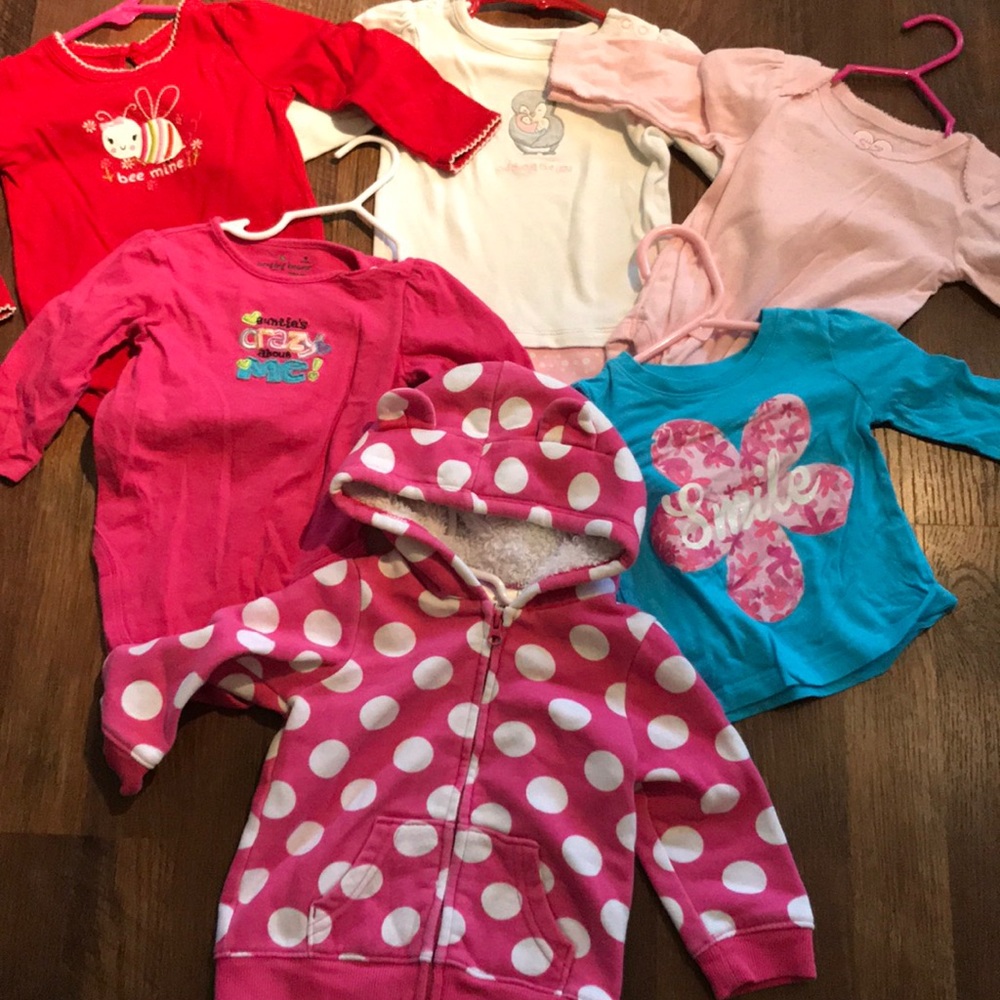 Girls 6-9 months clothes.